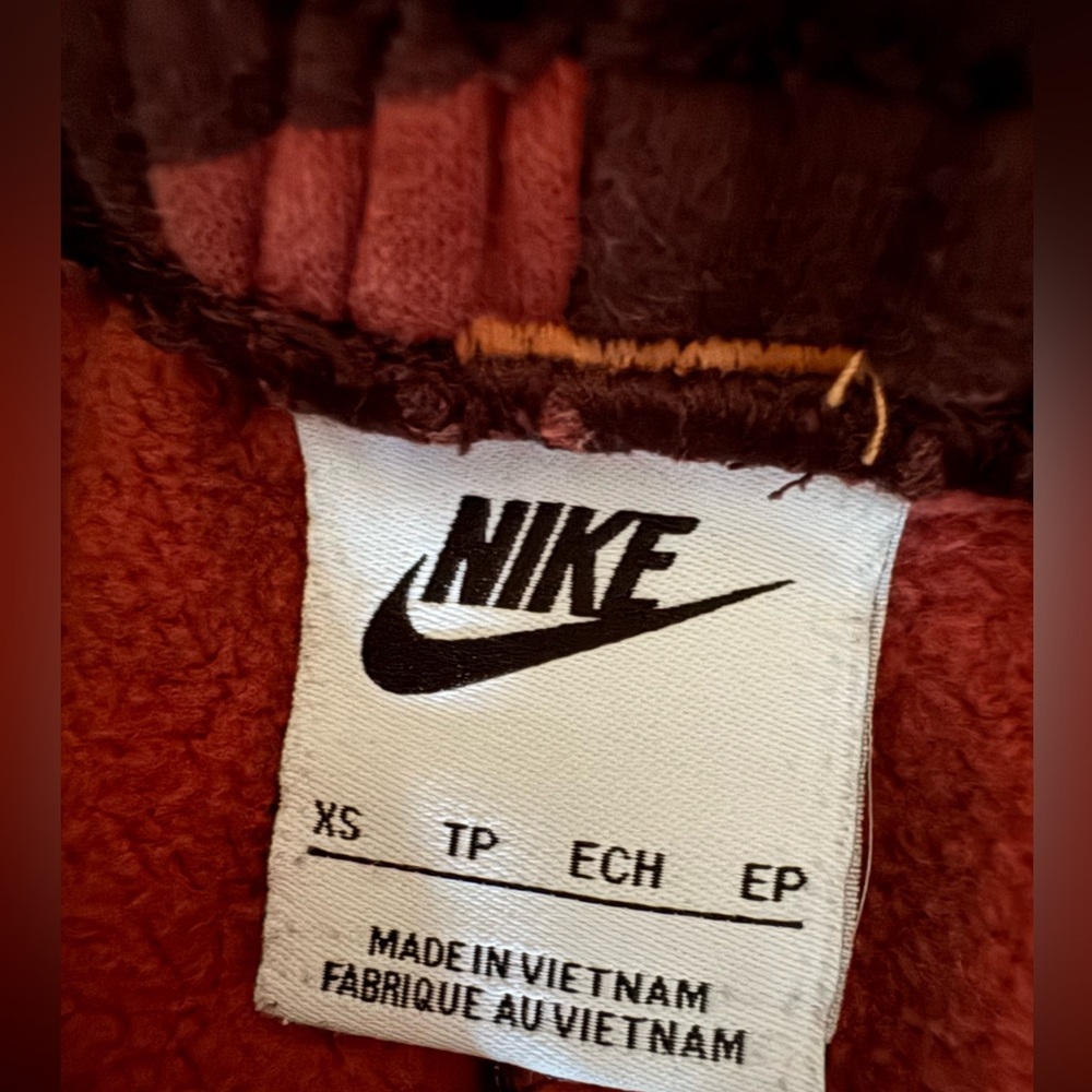 Nike A.I.R. (Artist In Residence) Kids' Cody Hudson Joggers in maroon Flyease - Picture 5 of 7